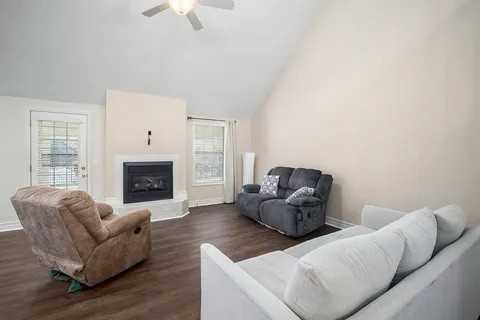 1143 S Elmwood Ave #1 - Photo 2 of 50
