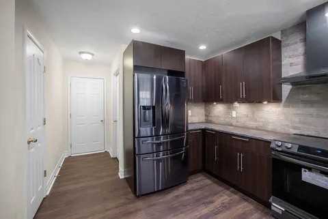 1143 S Elmwood Ave #1 - Photo 3 of 50