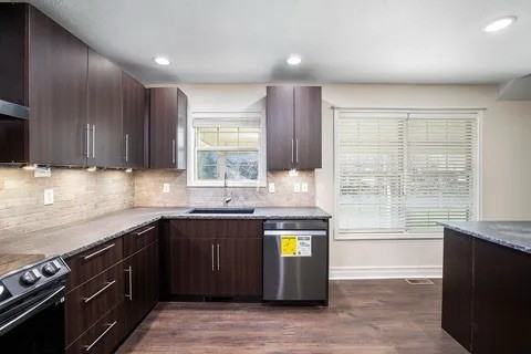 1143 S Elmwood Ave #1 - Photo 5 of 50