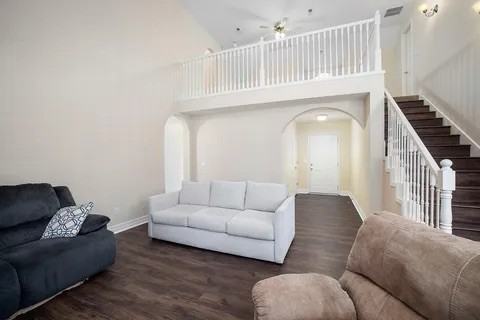 1143 S Elmwood Ave #1 - Photo 7 of 50