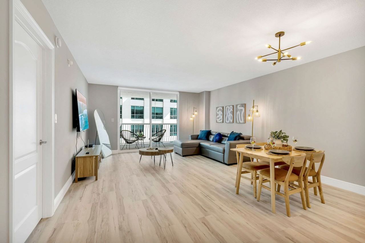 1200 Brickell Bay Dr #1227477P - Photo 2 of 27