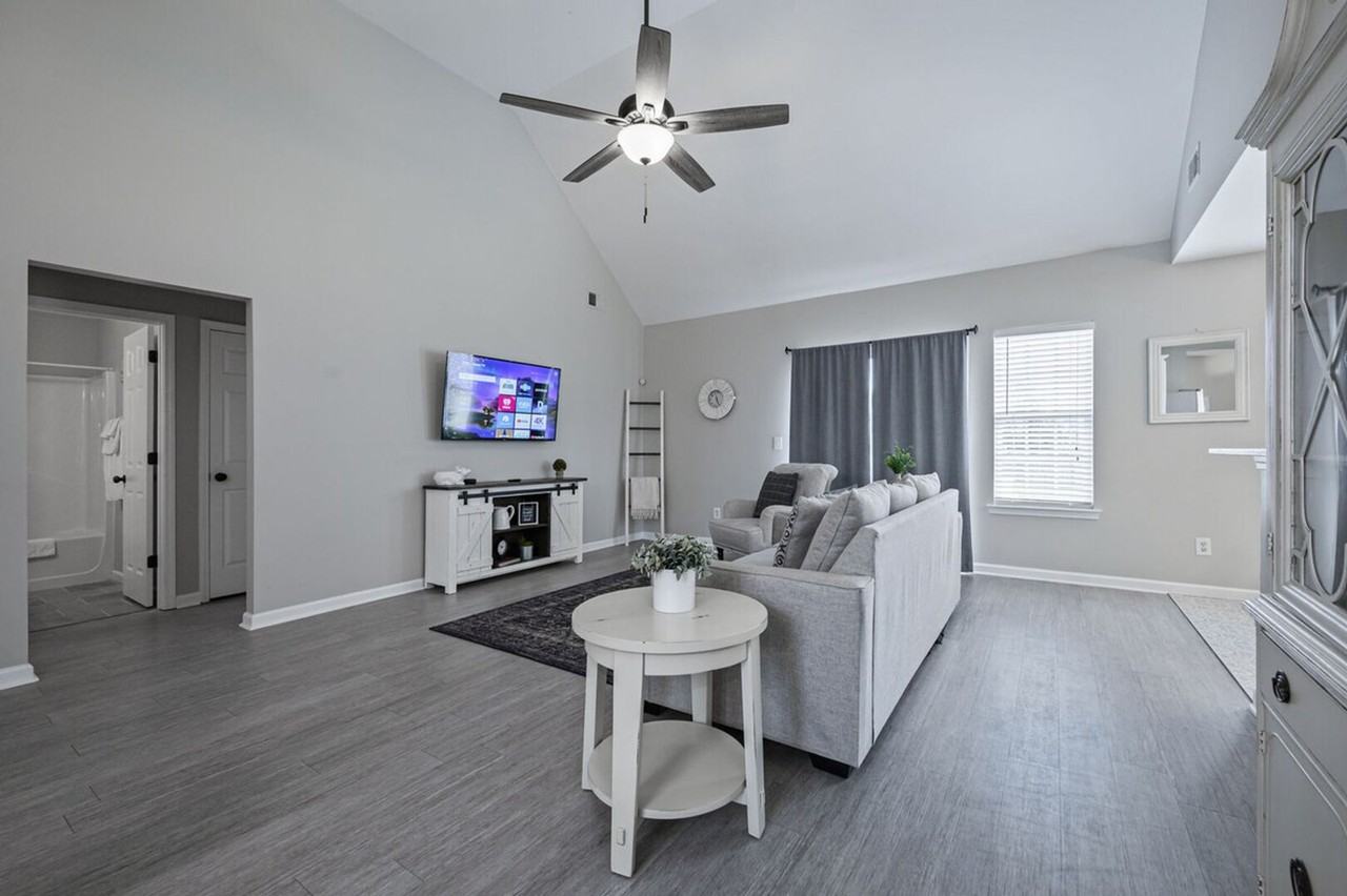 11 Cobblestone Dr Nw #1234799P - Photo 3 of 50
