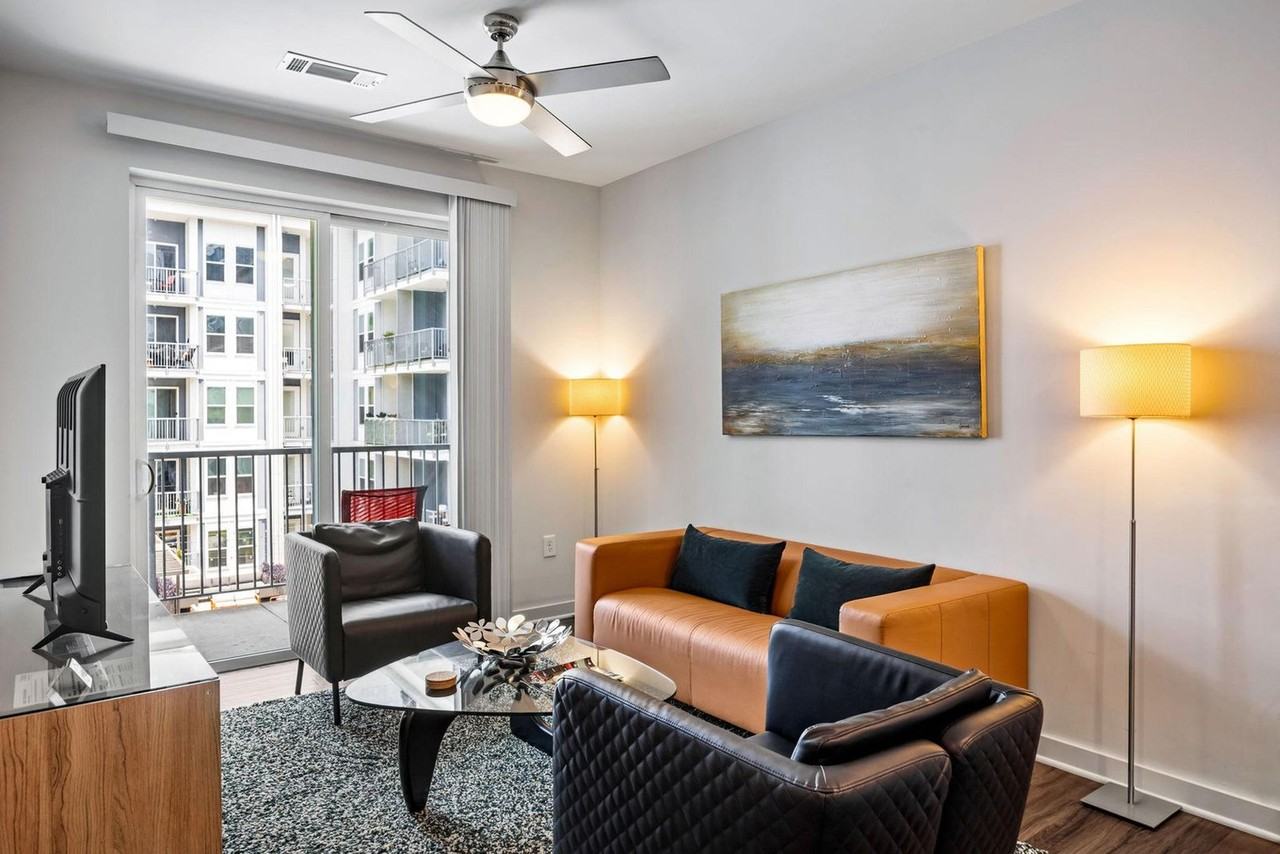 1270 Spring St Nw #1226706P - Photo 3 of 39