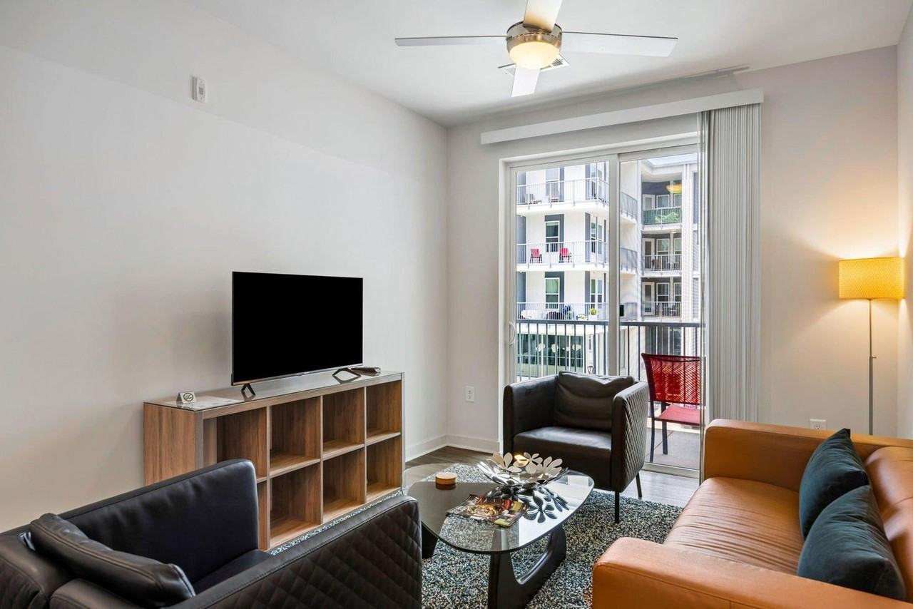 1270 Spring St Nw #1226706P - Photo 6 of 39