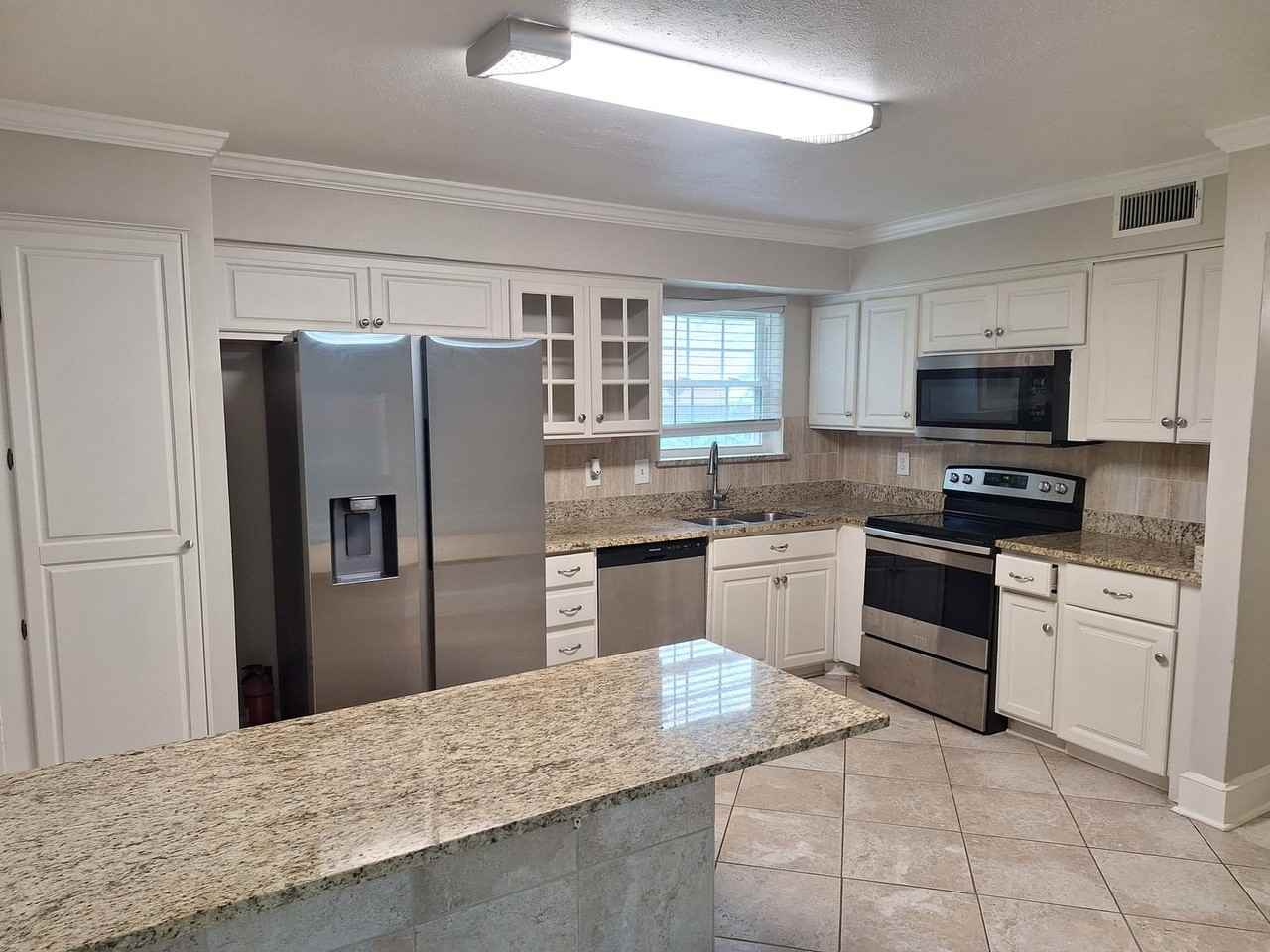 8430 Birchcroft Dr - Photo 5 of 30