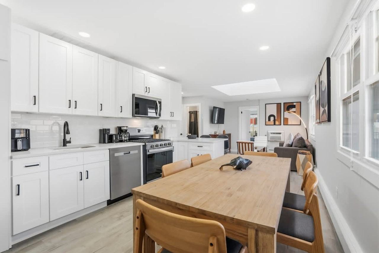 225 Hancock Ave #1470334P - Photo 7 of 41