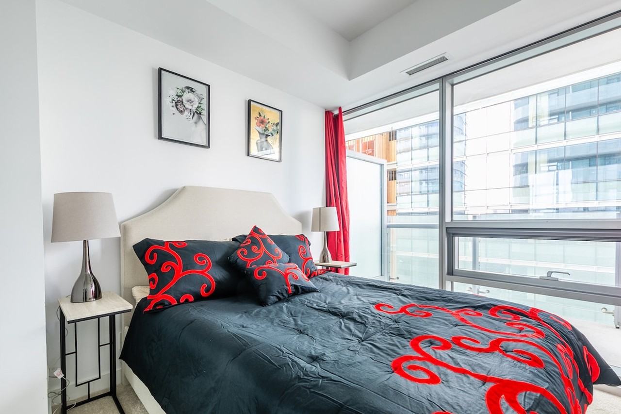 18 York St #1532062P - Photo 3 of 19