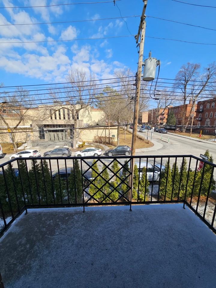 4901 Boulevard Édouard-Montpetit #3 - Photo 6 of 10