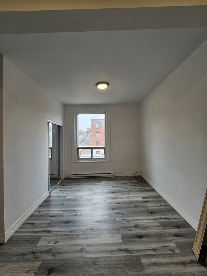 6009 Avenue du Parc - Photo 3 of 7