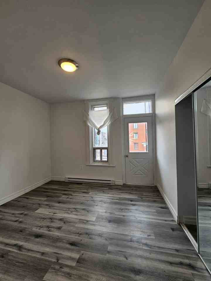 6009 Avenue du Parc - Photo 6 of 7
