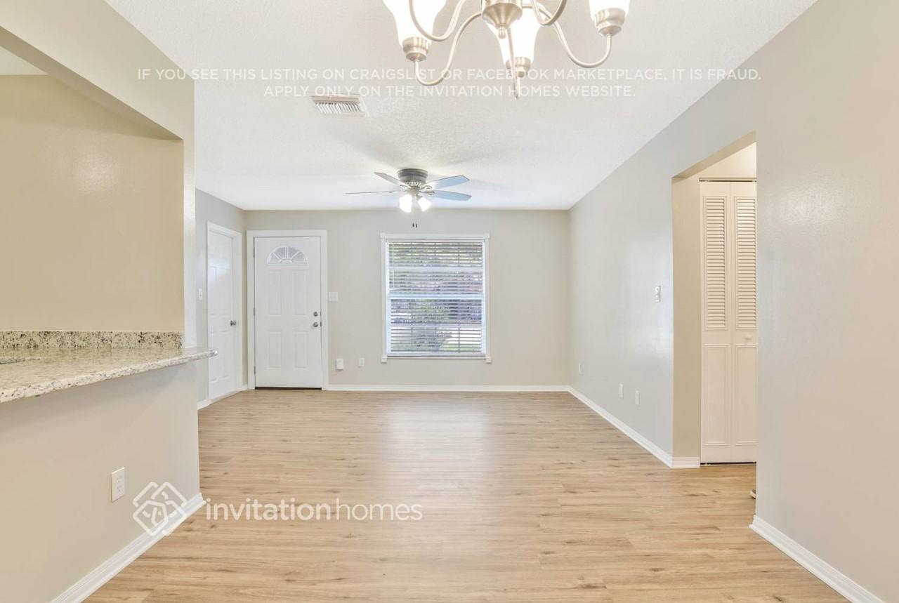 2313 Dunbury Ct - Photo 3 of 21
