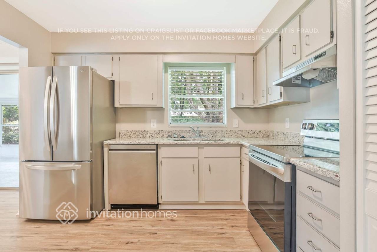 2313 Dunbury Ct - Photo 7 of 21
