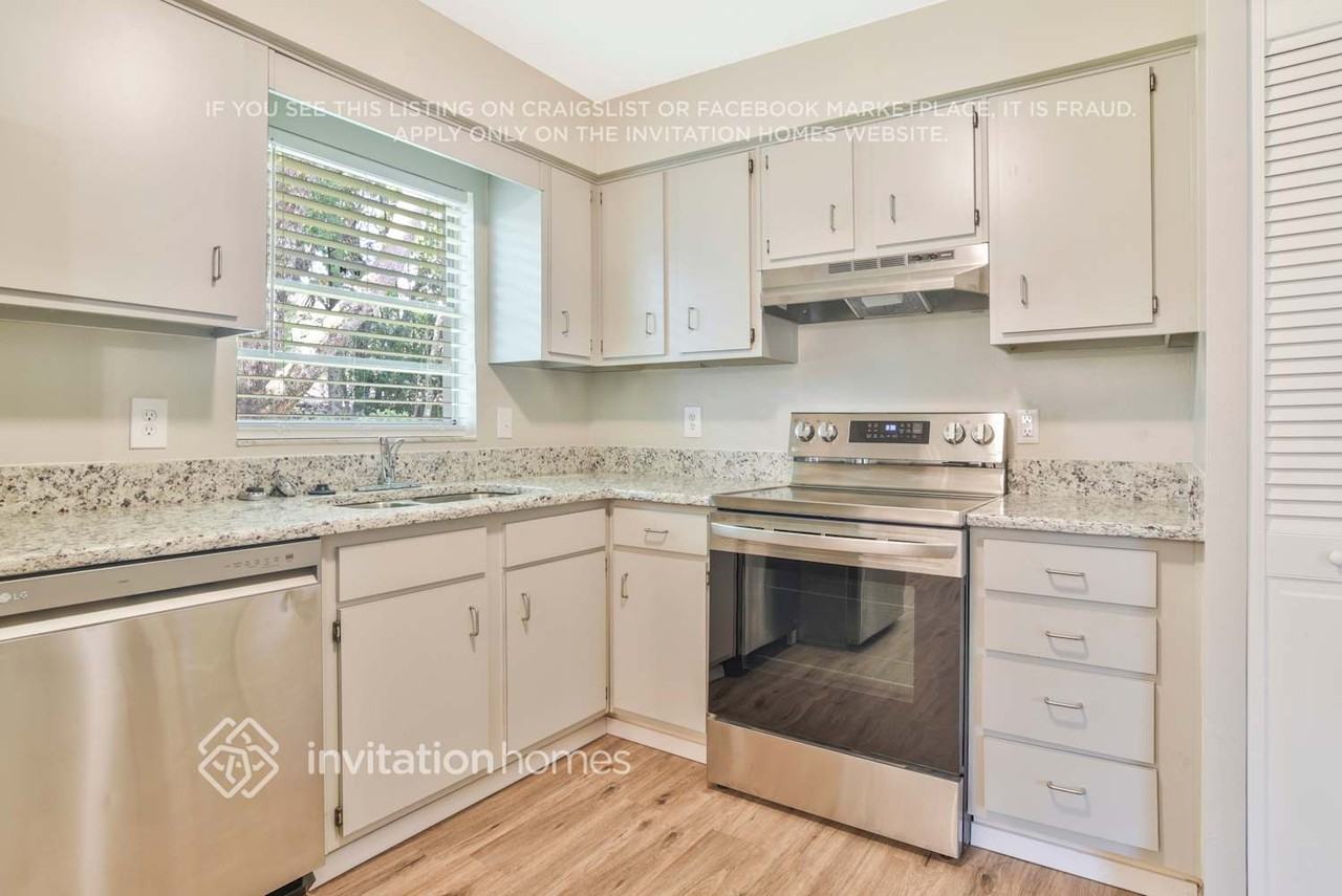 2313 Dunbury Ct - Photo 7 of 22