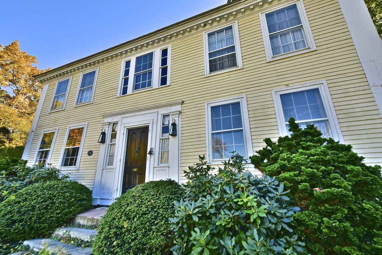 1 Knowles Rd - Photo 2 of 23