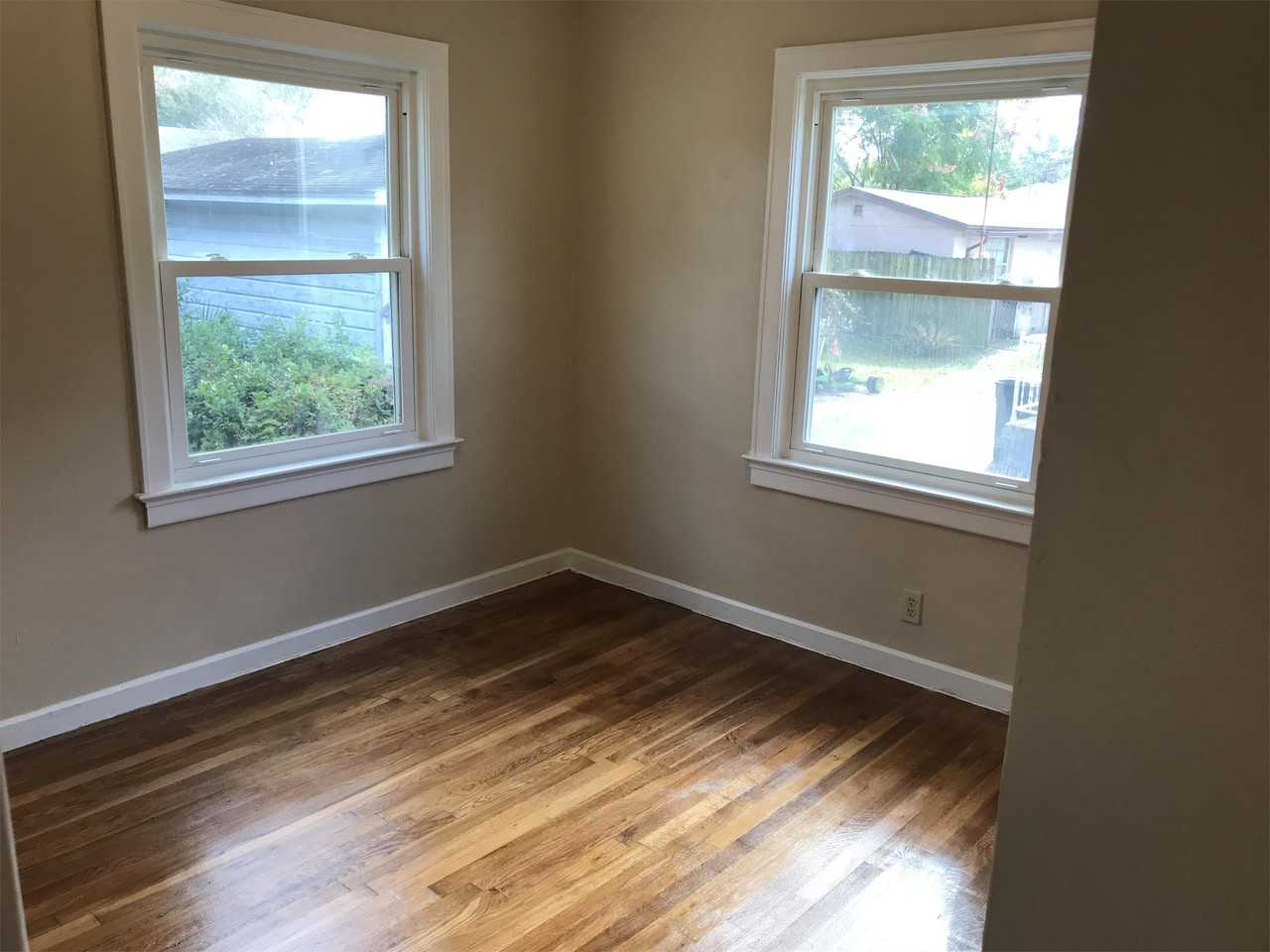 7525 Oakwood St - Photo 2 of 11
