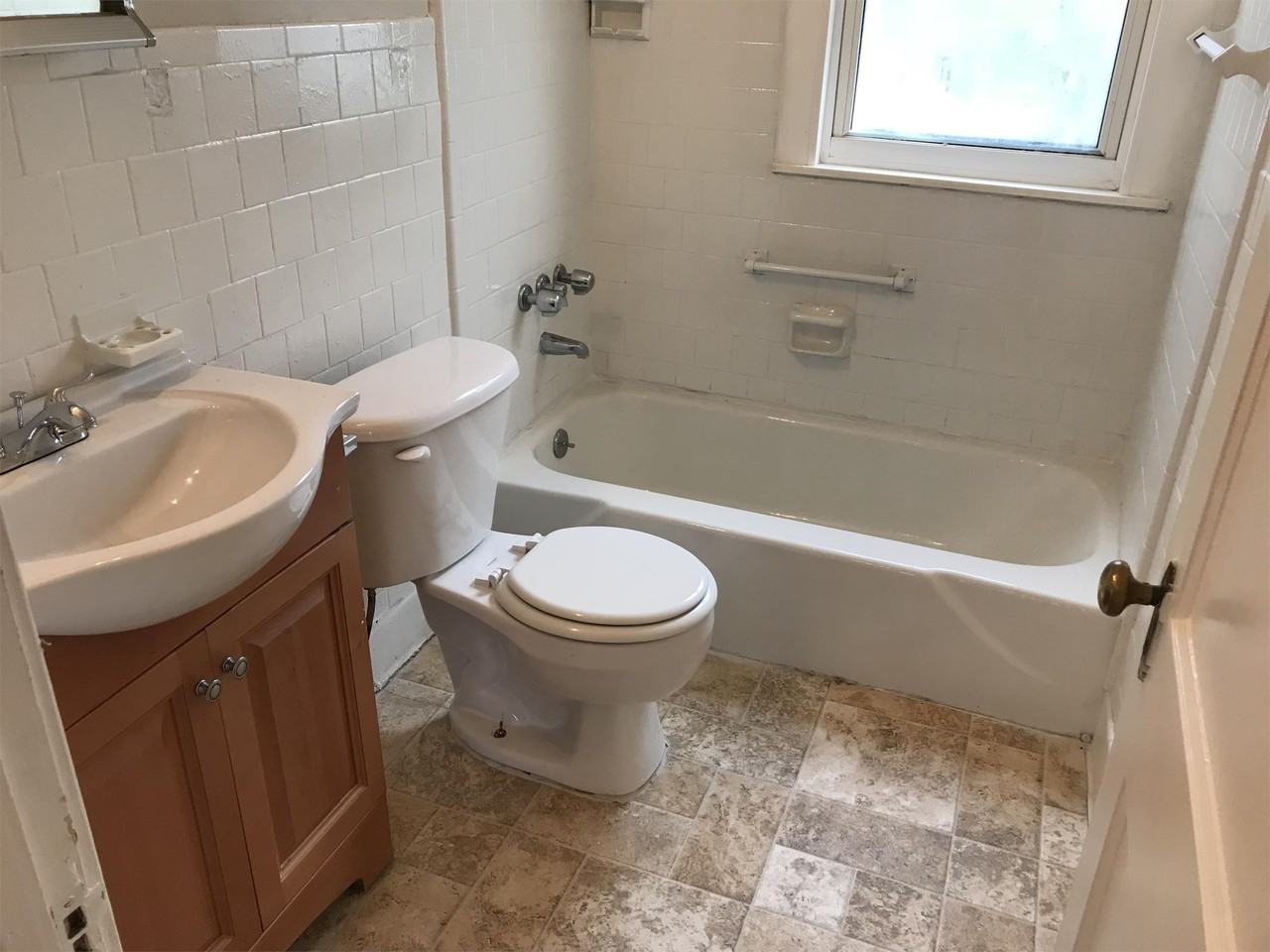7525 Oakwood St - Photo 5 of 11
