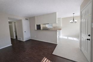 620 Race St ##D - Photo 1 of 1