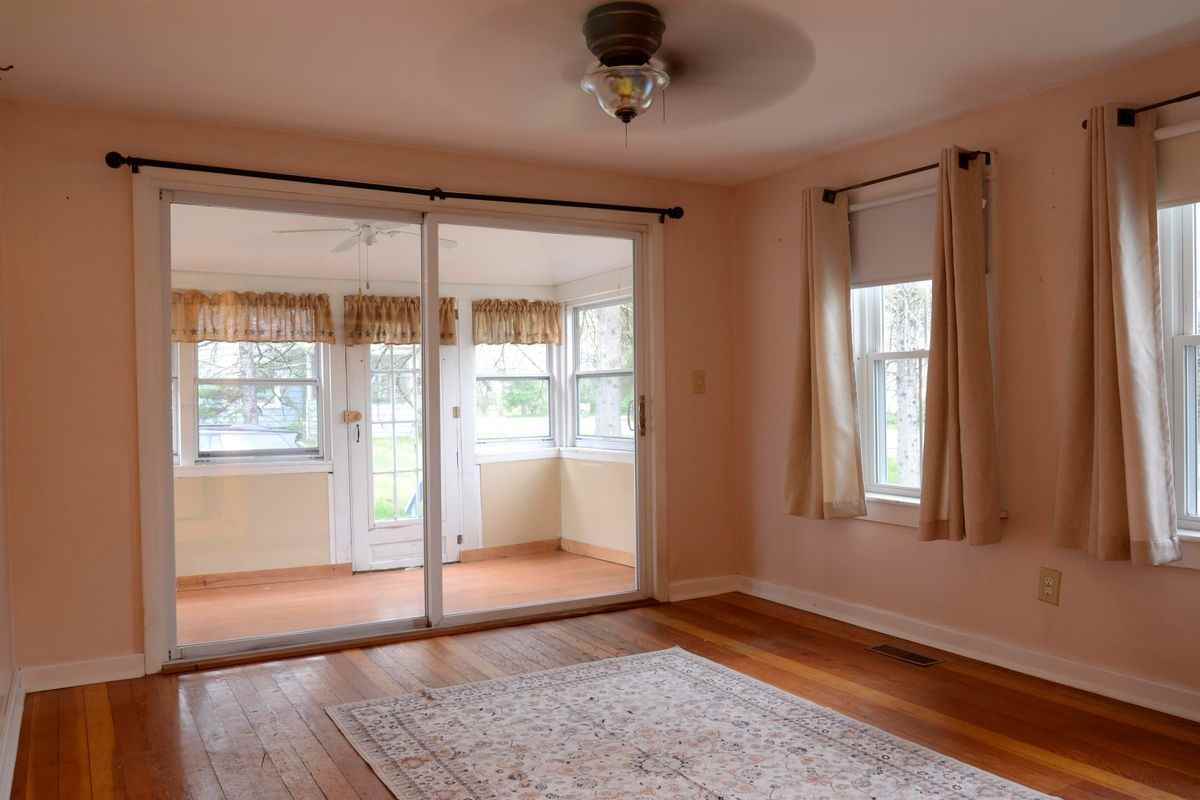 18 Manning Hill Rd ##B - Photo 4 of 11
