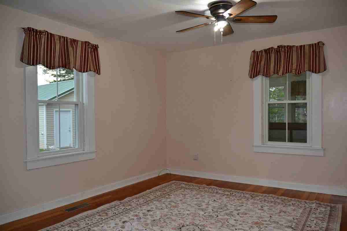 18 Manning Hill Rd ##B - Photo 5 of 11