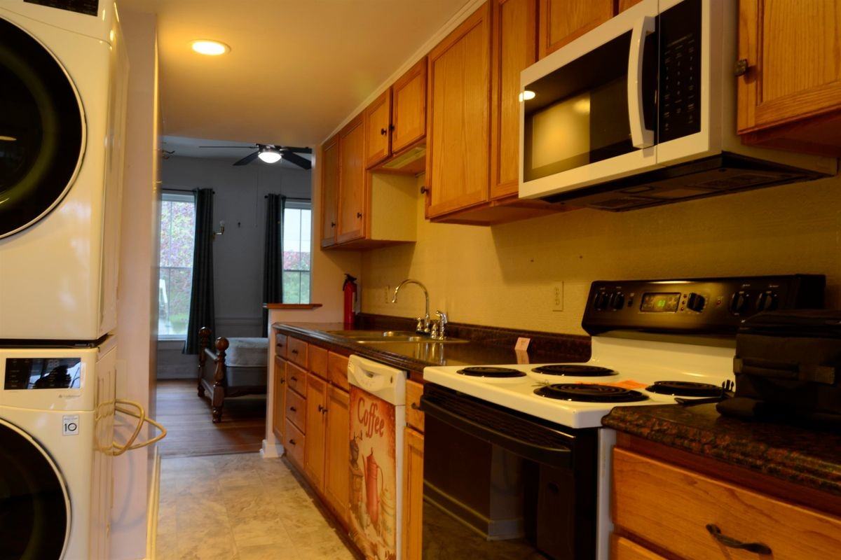 18 Manning Hill Rd ##B - Photo 7 of 11