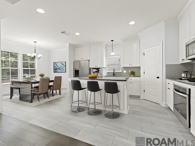 10365 Fountain Ln - Photo 3 of 16