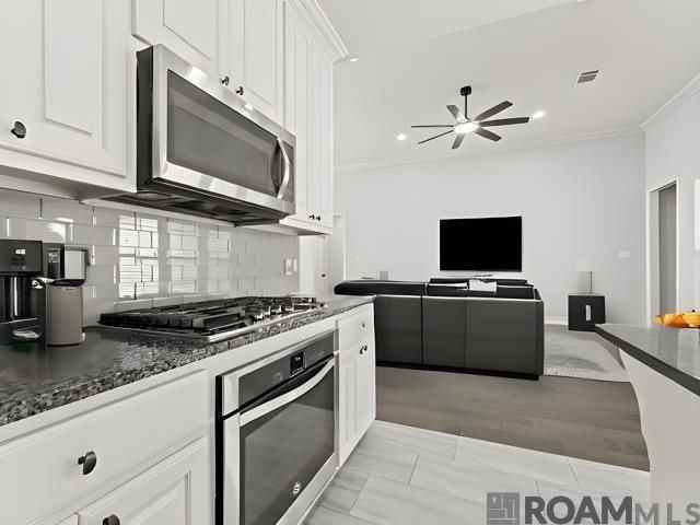 10365 Fountain Ln - Photo 4 of 16