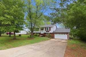 featured image of 11259 Edgewood Dr