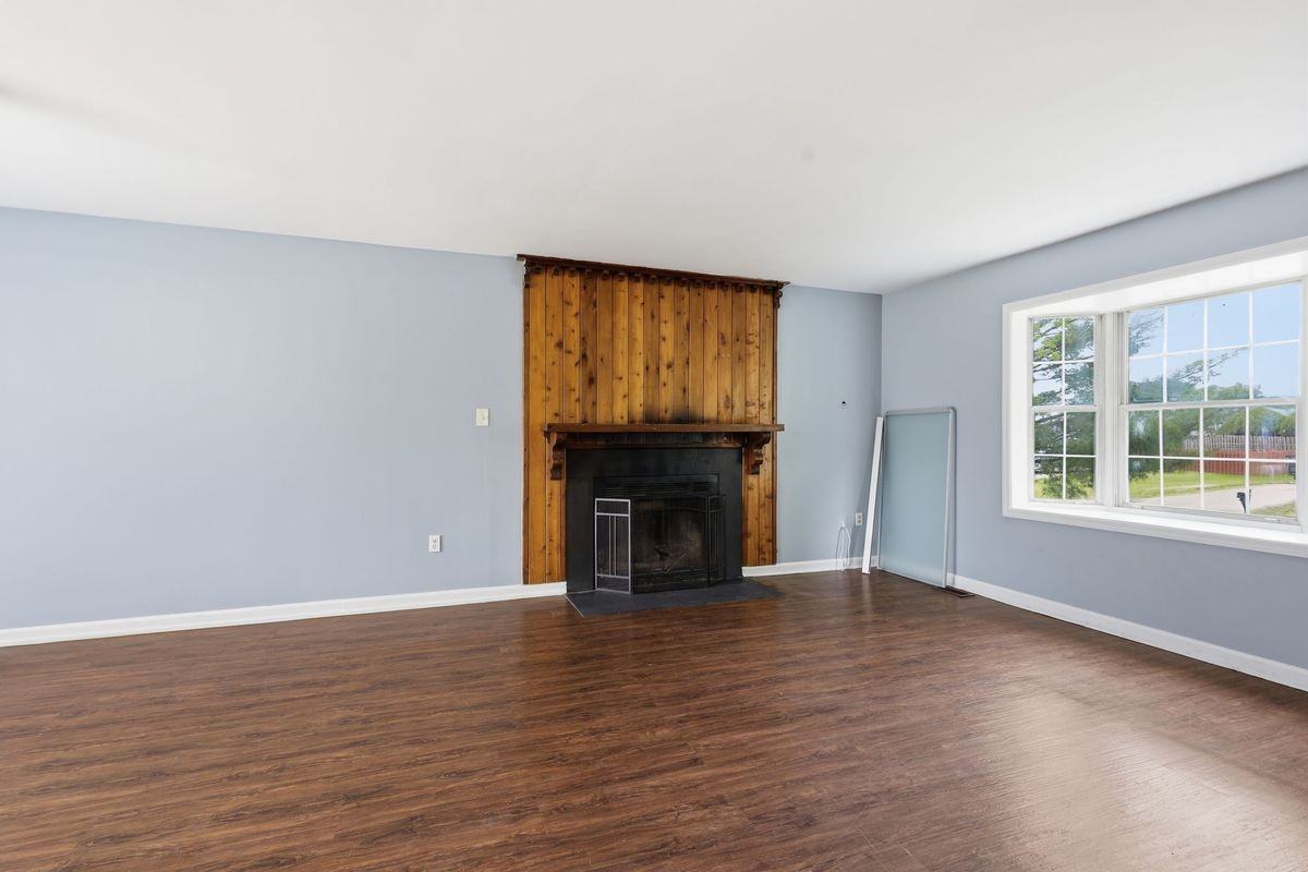 11259 Edgewood Dr - Photo 2 of 23