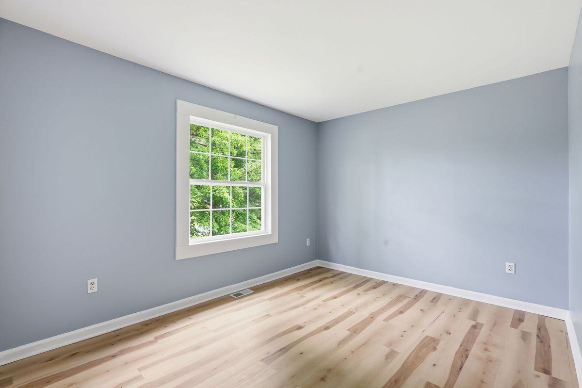 11259 Edgewood Dr - Photo 3 of 23