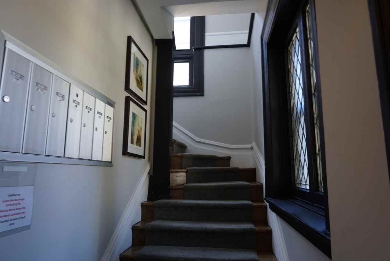 328 Frank St. - Photo 2 of 5