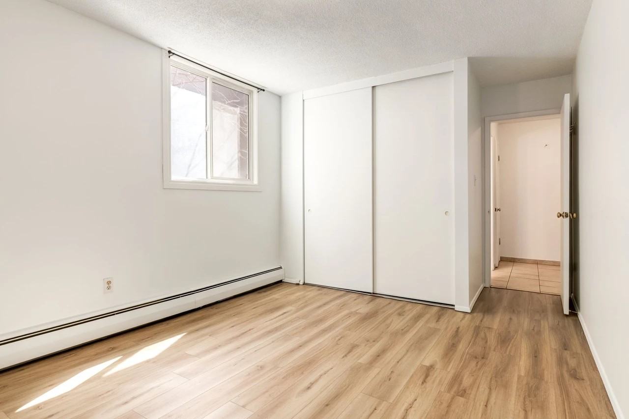 Sunalta Place - Photo 3 of 50