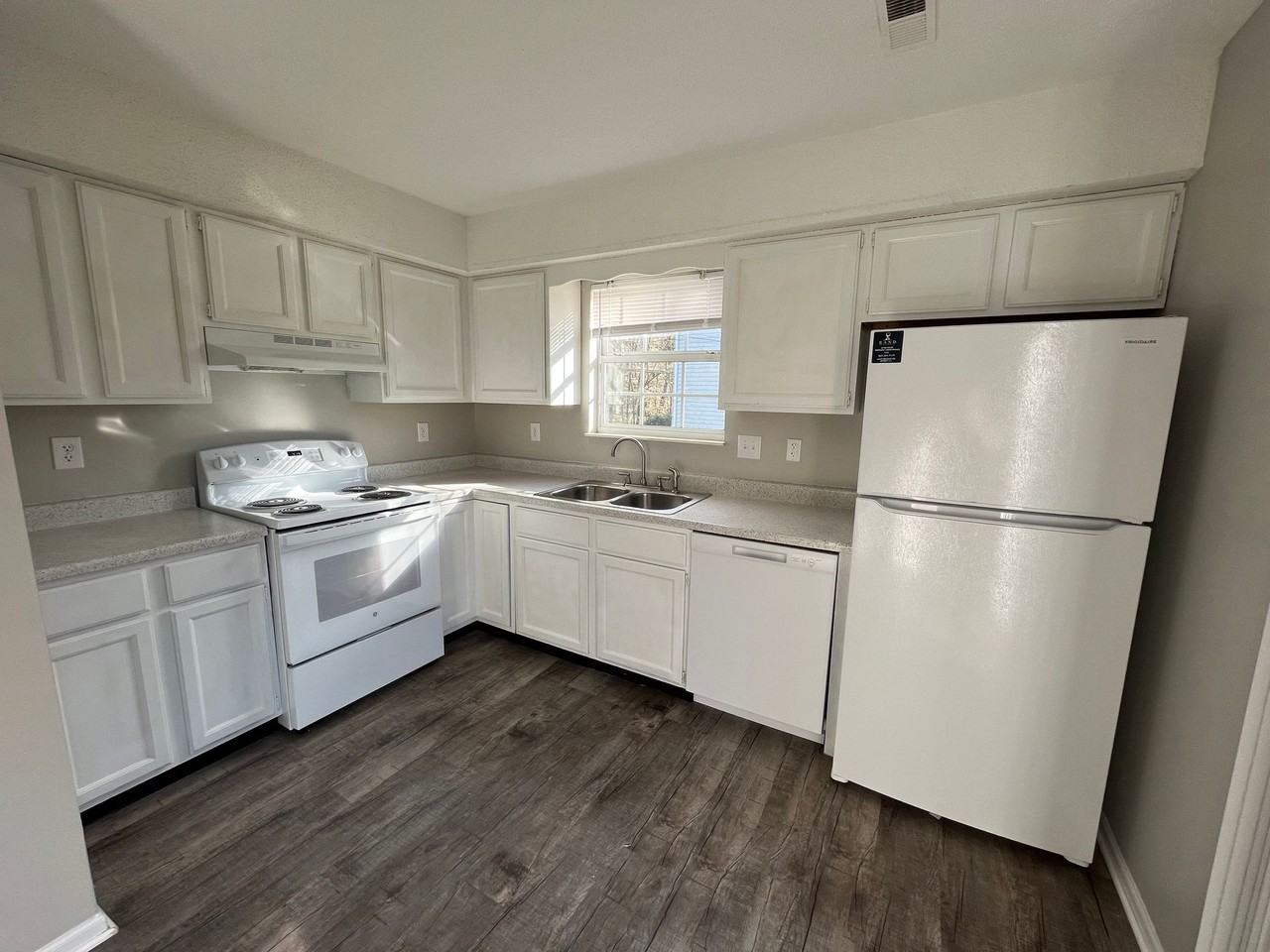 Rand 938 Townhomes - Photo 3 of 50