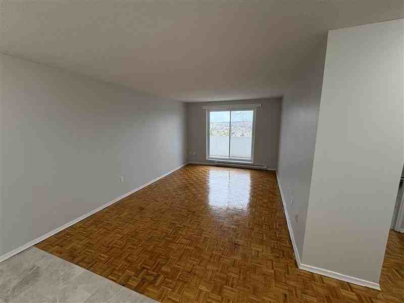 Regent Court Apartments - Photo 3 of 18