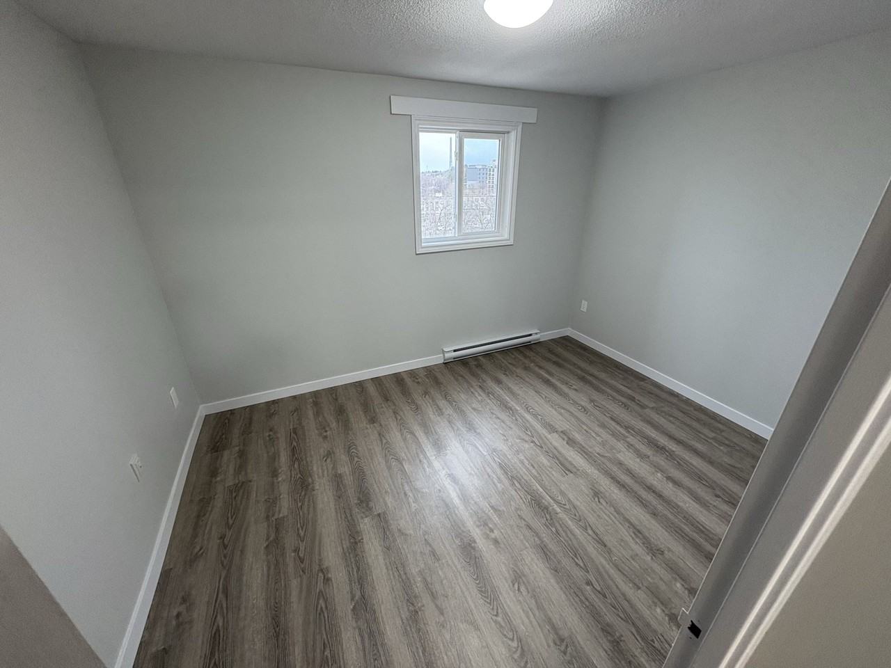 Regent Court Apartments - Photo 4 of 18