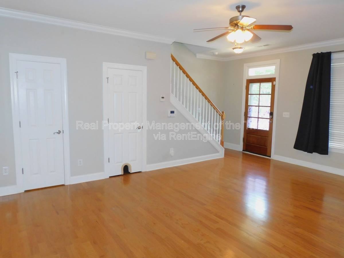 4 Rhododendron Dr - Photo 2 of 10