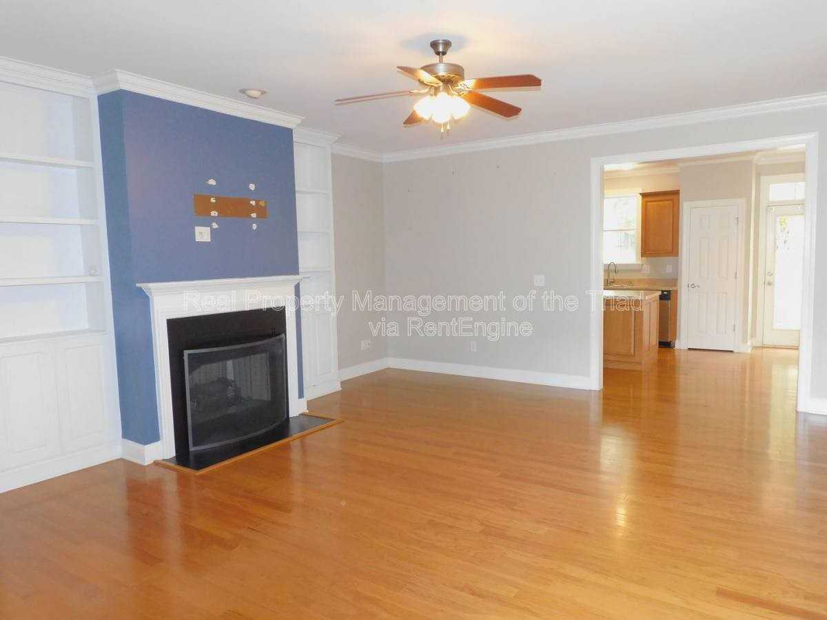 4 Rhododendron Dr - Photo 3 of 10