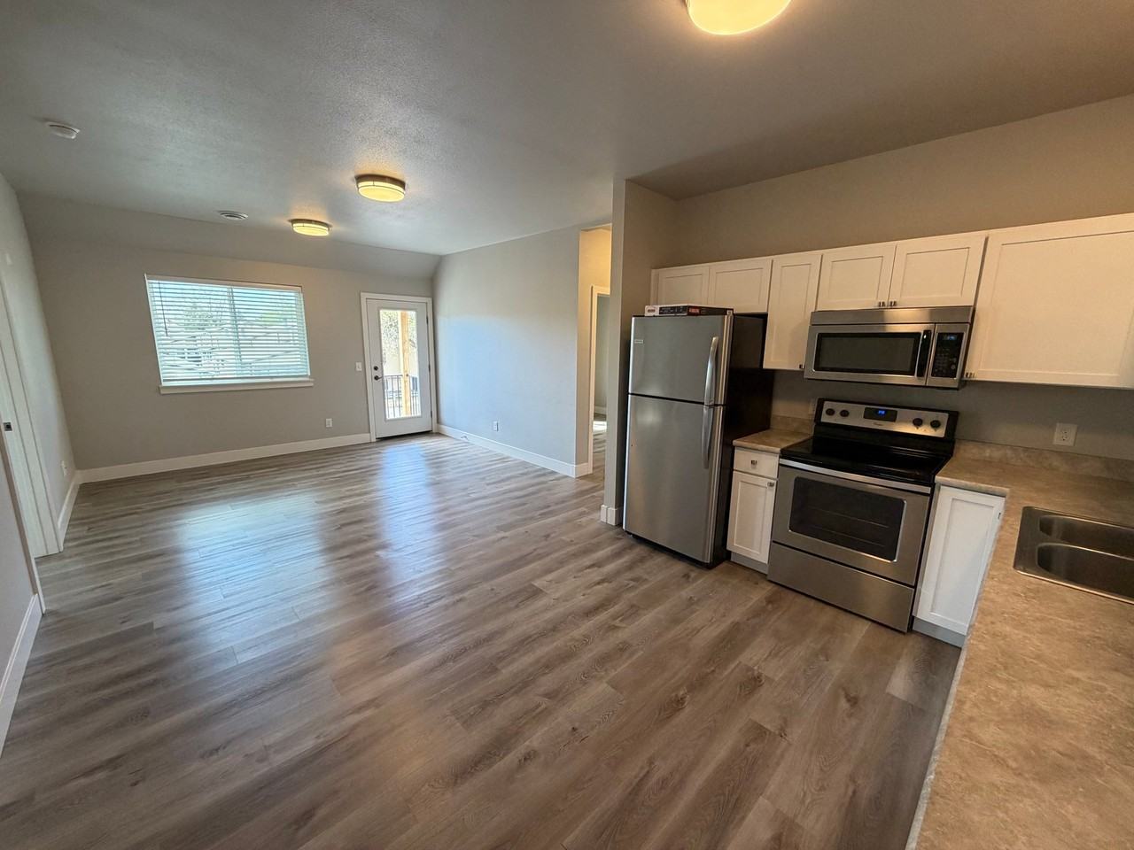 3250 Rosebud Dr #F - Photo 4 of 13