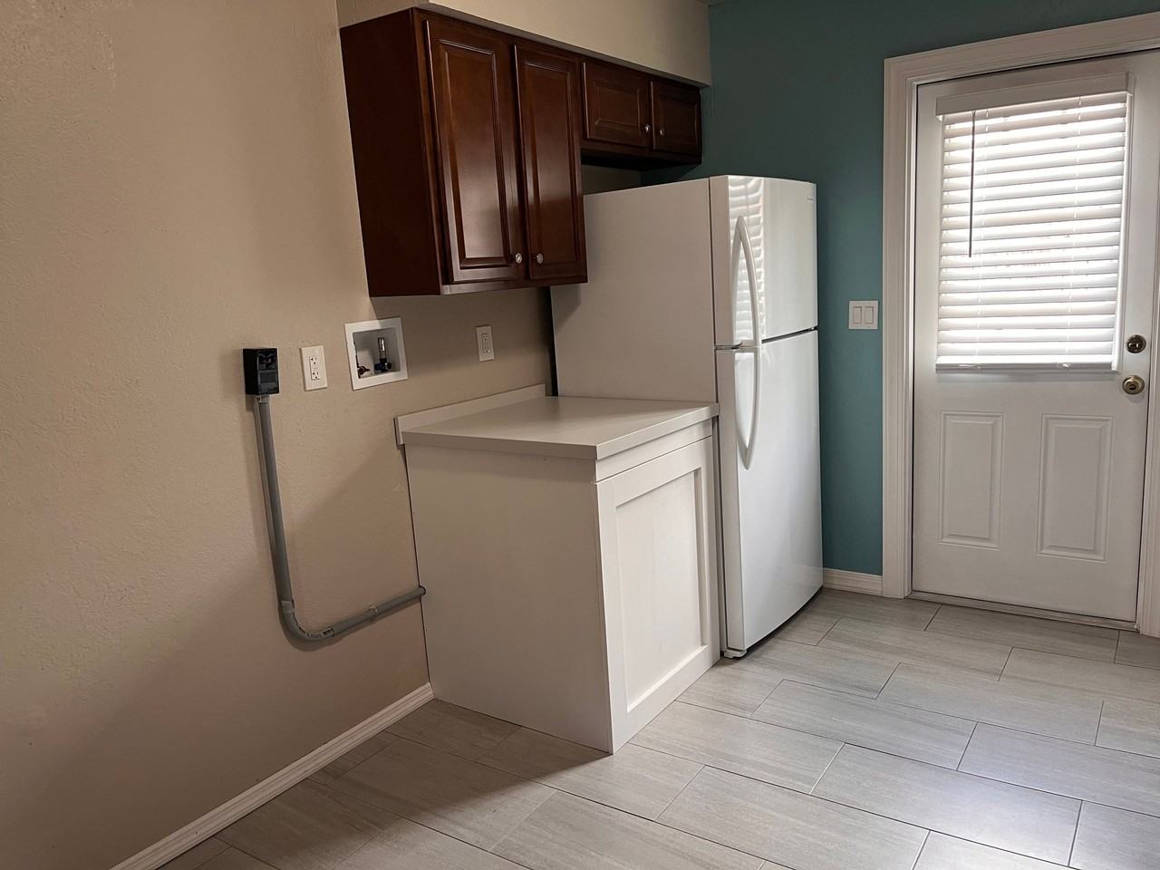 3715 66th Ave N #B - Photo 3 of 7