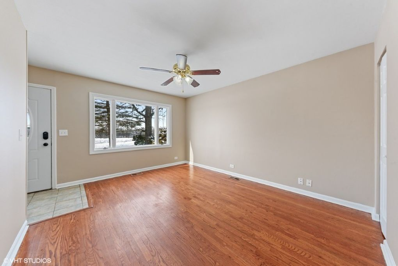 1207 Sunset Dr - Photo 2 of 15