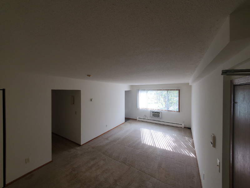 1086 Como Pl - Photo 3 of 14