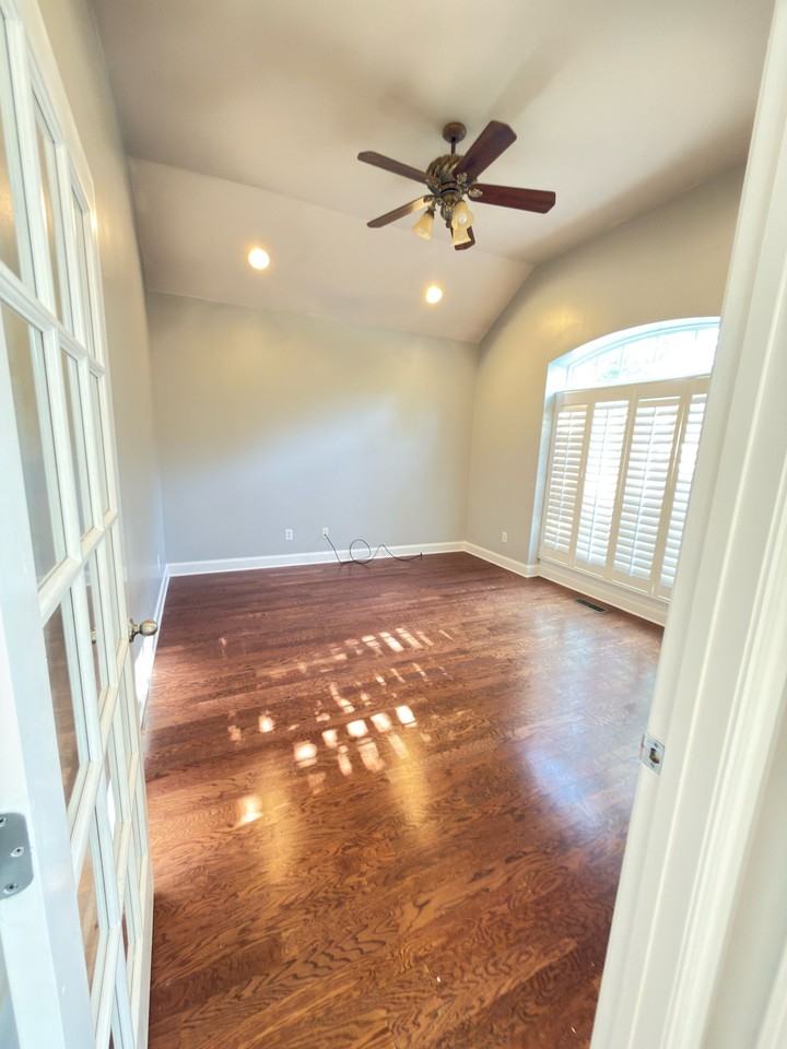 1731 Players Mill Rd - Photo 4 of 31