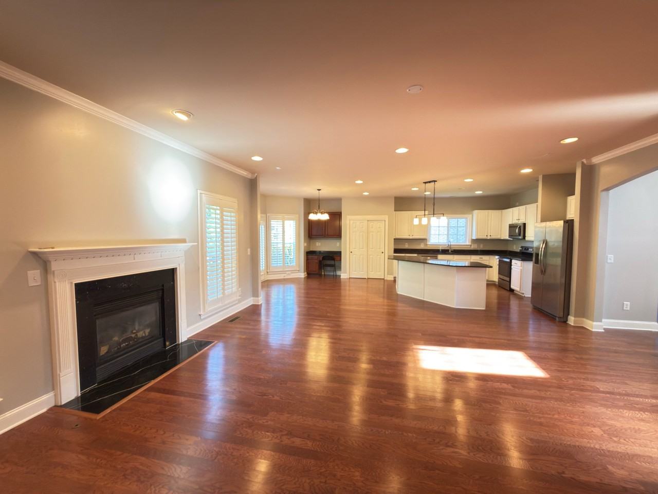 1731 Players Mill Rd - Photo 5 of 31