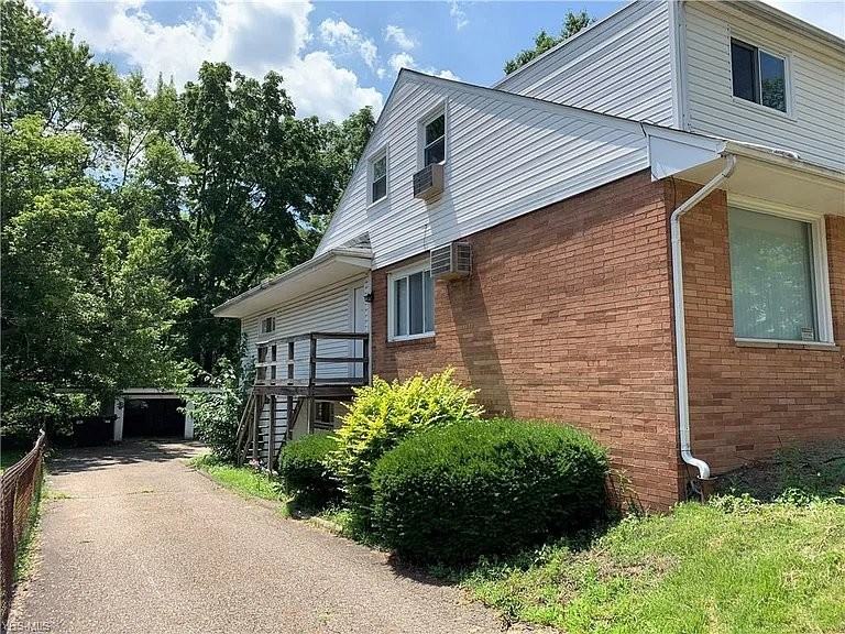 1734 Mount Vernon Blvd Nw #2 - Photo 2 of 10
