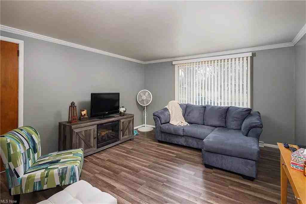 1734 Mount Vernon Blvd Nw #2 - Photo 3 of 10