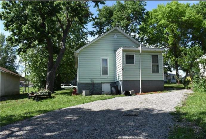 1115 Pacific Ave - Photo 2 of 14