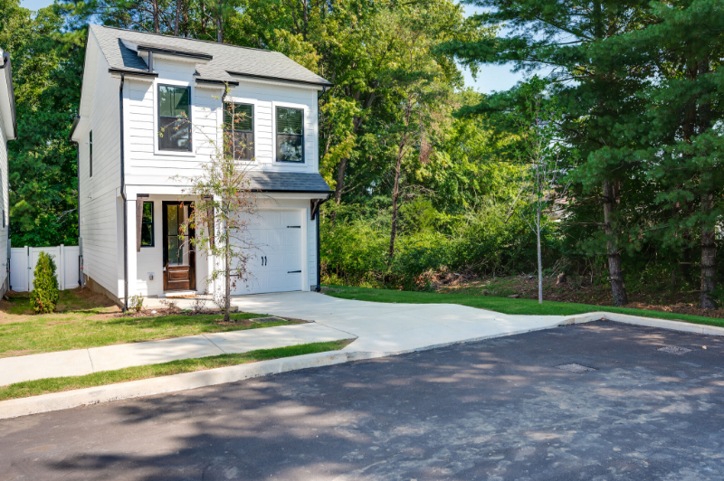 548 Taffy Way - Photo 2 of 31