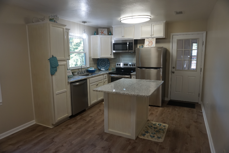 641 Glenwood Dr - Photo 6 of 15