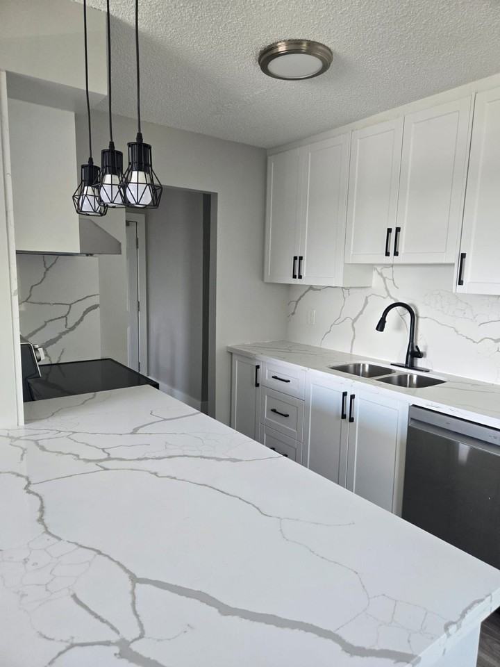 1811 Stewartcroft Crescent #204 - Photo 2 of 6