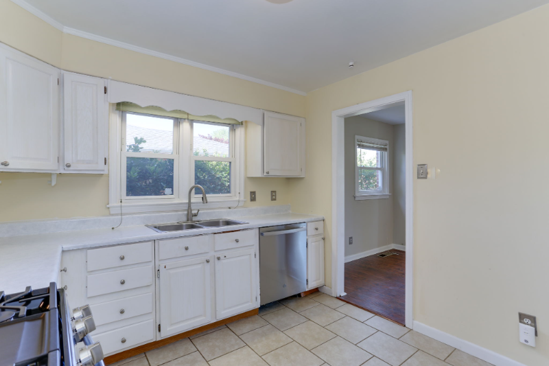 1516 Denton Dr - Photo 3 of 22