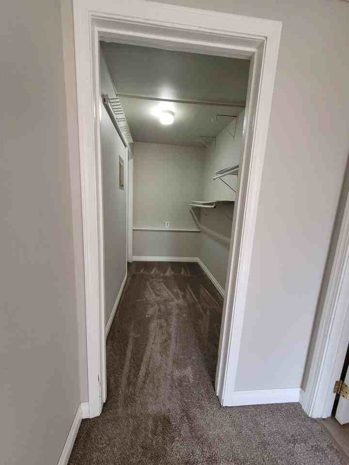 548 2nd St - Photo 5 of 8